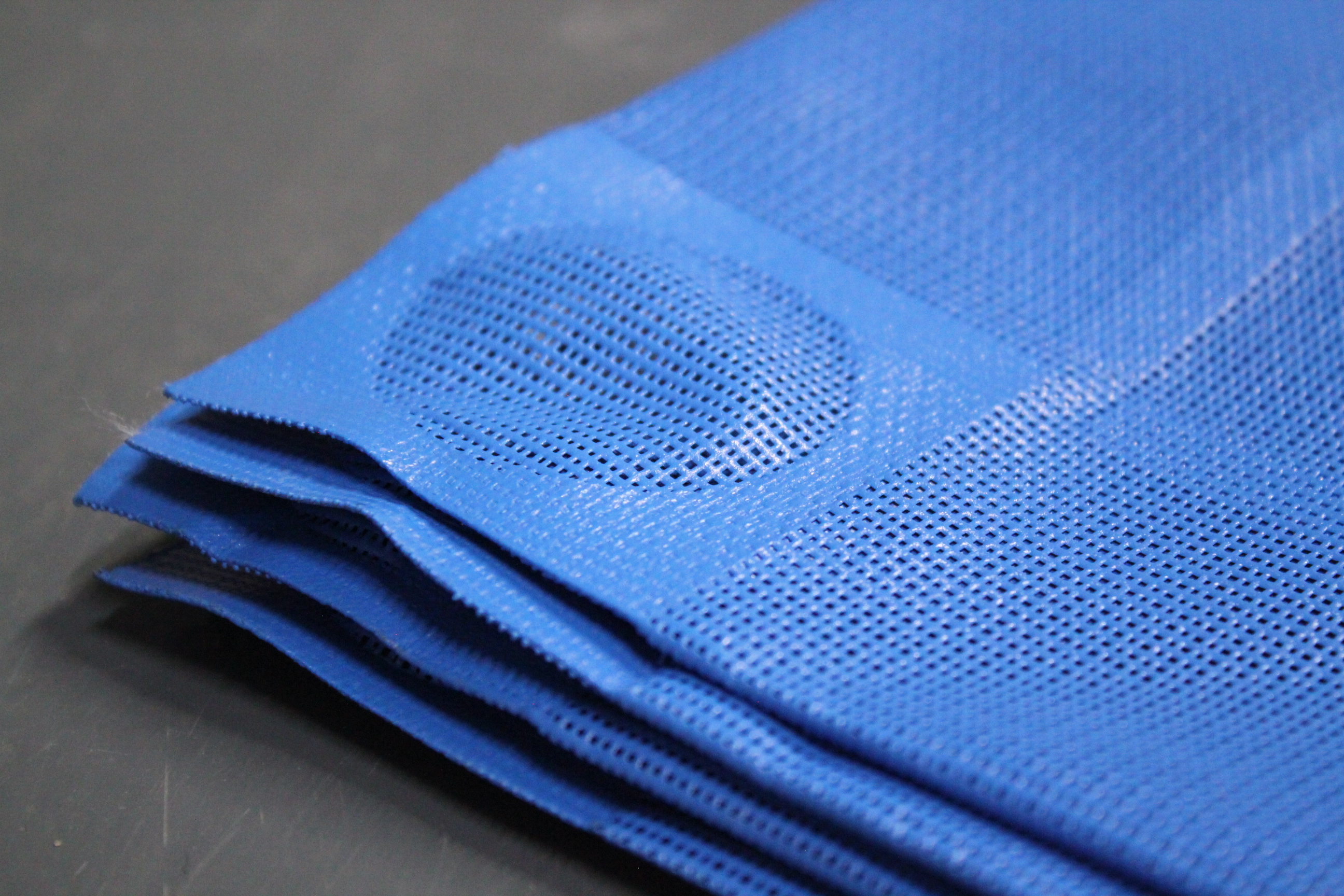 magnetic dropped object prevention mat