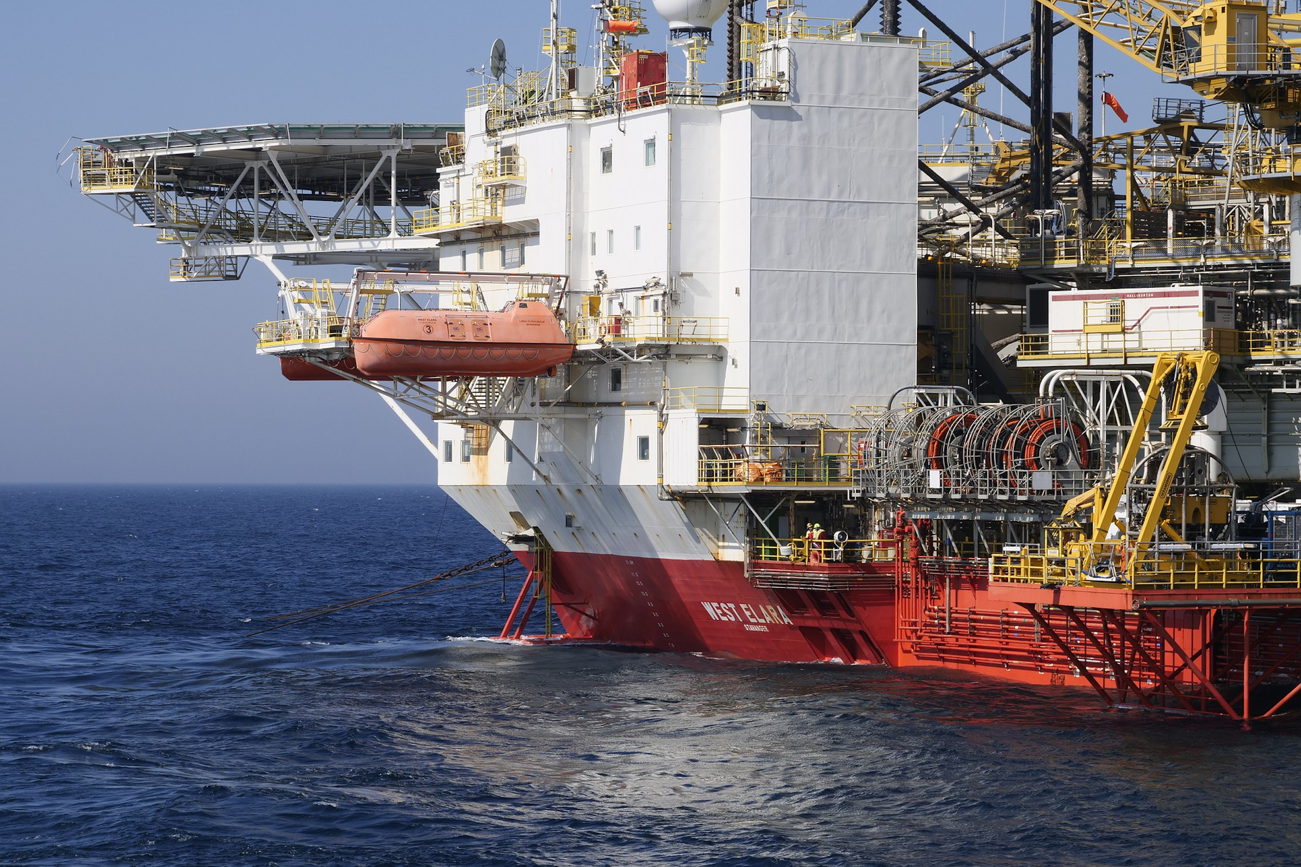 Protecting Lives Offshore: The Vital Role Of Safety Barriers In Harsh Environments